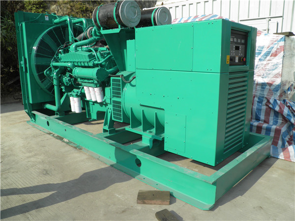 壤塘出租发电机 发电机组厂家：柴油发电机组的控制屏的作用是什么？