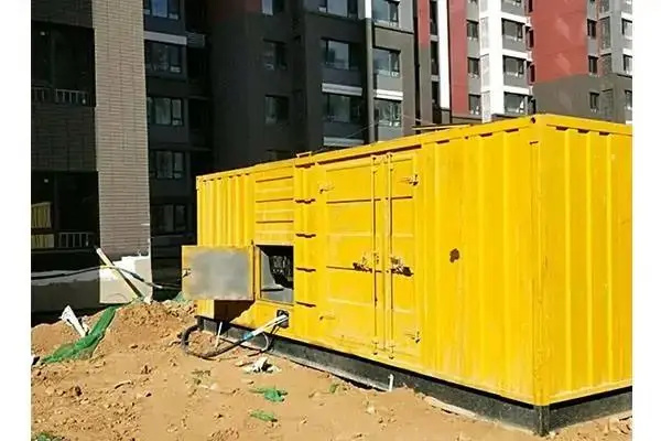 壤塘发电机租赁中燃油压力过低会对发动机的哪些部件造成损坏？