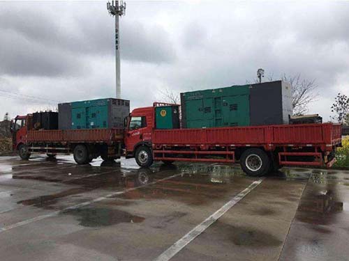 壤塘涂抹密封胶后，需要等待多长时间才能安装水冷式机油散热器密封件？