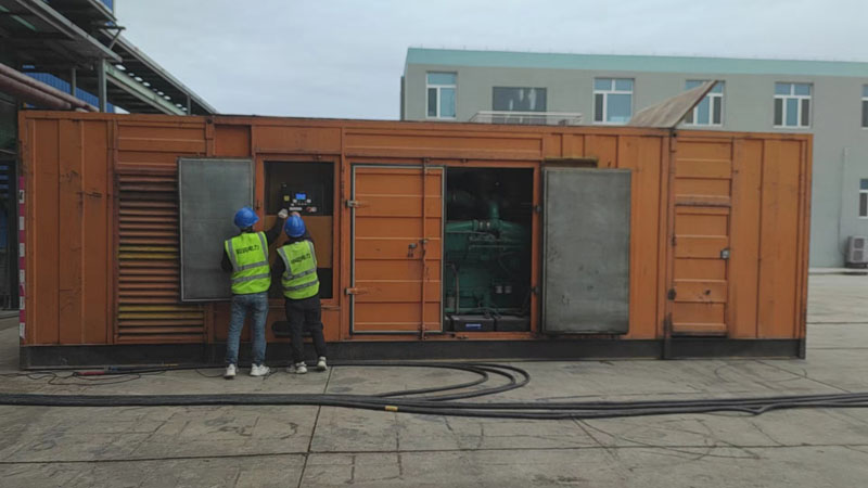 壤塘如何检查柴油发电机组的机油油位？